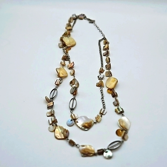 Dual strand shell and bead graduated necklace - Picture 3 of 6
